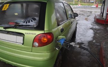 Рассказываем водителям Узбекистана, в каких случаях рекомендуется полная заправка бензобака машины