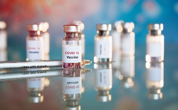 Узбекистанцы продолжают получать вакцину от коронавируса — статистика