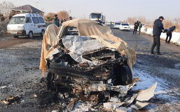 В Сырдарьинской области после столкновения с «ЗИЛом» дотла сгорела «Нексия» - один человек погиб