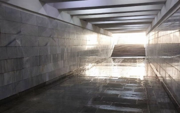 В Ташкенте затопило вход одной из станций метро