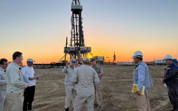 «Узбекнефтегаз»: члены «Рабочей группы» изучили состояние добычи и бурения природного газа в Устюрте