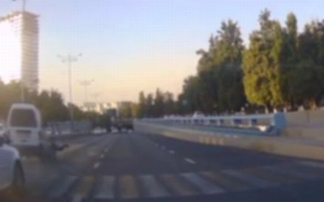 В Ташкенте Damas сбил женщину возле здания Олий Мажлиса (видео)