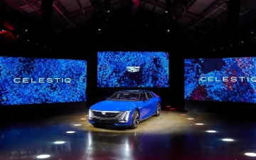 Cadillac назвал цену своего роскошного электромобиля Celestiq