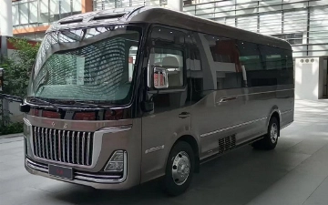 Hongqi выпустил новый микроавтобус