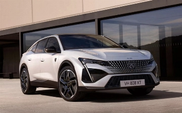 Peugeot презентовал обновленный E-408