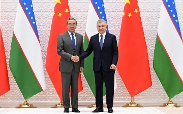 Шавкат Мирзиёев принял министра иностранных дел Китая Ван И