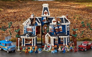 LEGO представила мрачный дом Крилов из «Очень странных дел»