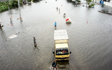 Число жертв наводнений в Индонезии превысило 1,1 тысячи