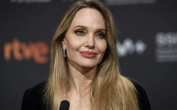 Анджелина Джоли призналась, что уже 10 лет ни с кем не встречается