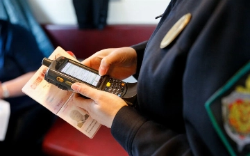 Узбекистанцев предупредили о возможных проверках телефонов и других устройств на границе с Россией