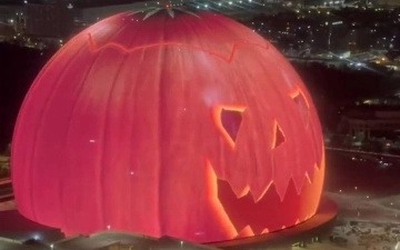 MSG Sphere в Лас-Вегасе превратили в тыкву к Хэллоуину