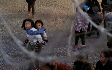 CBS: США планируют платить подросткам-мигрантам по $2 500, чтобы они уехали