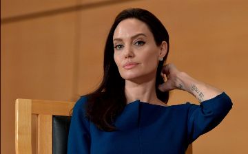 Анджелина Джоли отказалась усыновлять детей из Украины 