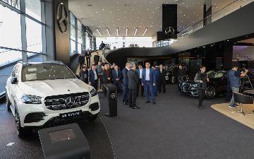 В Узбекистане открылся официальный дилерский центр Mercedes — какие машины там продаются?