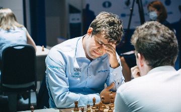 Кубок Мира по шахматам: действующий обладатель короны Магнус Карлсен проиграл в преддверии финала<br>