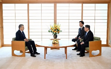 Shavkat Mirziyoyev Yaponiya imperatorini O‘zbekistonga taklif qildi