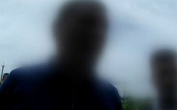 В Андижане трое мужчин угрожали расправой сотруднику ДПС — видео