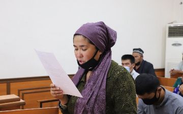 «Мой муж не воскреснет»: жена погибшего кашкадарьинца после избиения правоохранителями попросила суд освободить их