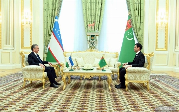 Президенты Узбекистана и Туркменистана провели переговоры в узком формате