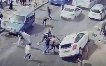 В Восточном Иерусалиме водитель не справился с управлением и въехал в одного из протестующих