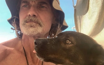 Моряка с собакой спасли после трех месяцев дрейфа в Тихом океане (видео)
