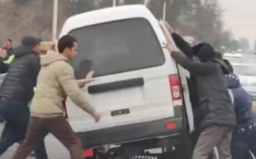 Возбуждено уголовное дело против водителя, наехавшего на инспектора ДПС в Кашкадарье