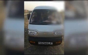 Водитель Damas в Сурхандарьинской области умудрился уместить 16 человек в автомобиле