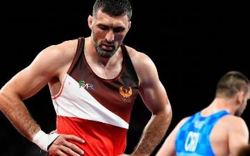 Узбекский греко-римский борец Рустам Ассакалов упустил возможность побороться за бронзовую медаль