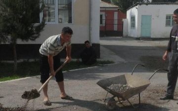 В Узбекистане более 60 чиновников оштрафовали на многомиллионную сумму за принудительный труд