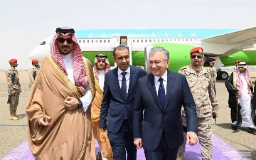 Президент прибыл в Саудовскую Аравию — видео