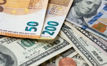 Курсы на 28 апреля: окрепли доллар и евро