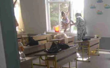 В Кашкадарье директора школы оштрафовали на 33 млн сумов за принуждение учителей к ремонту