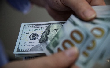 Из Казахстана в Узбекистан стали реже переводить деньги