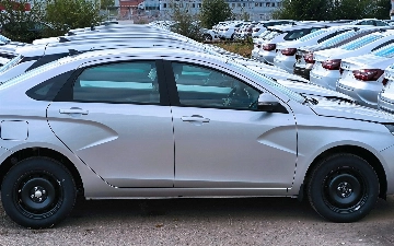 В сети показали самую дешевую LADA Vesta