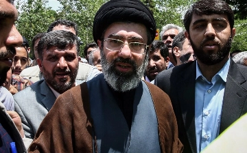 СМИ: Cын Али Хаменеи назначен новым верховным лидером Ирана