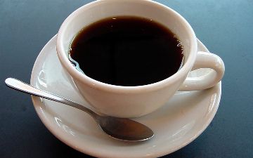 В чем опасность кофе по утрам?
