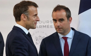 Макрон снова назначил Лекорню премьером Франции: несколько дней назад он подал в отставку