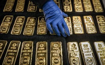 В Узбекистане сократились резервы из-за дешевеющего золота