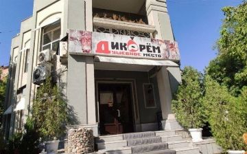 Владельцу ташкентского ресторана отключили свет за отказ красить фасад заведения