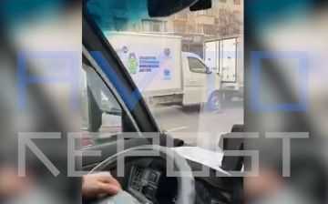 В Ташкенте несколько машин для перевозки вакцин врезались в ряд – видео