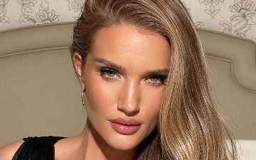 Рози Хантингтон-Уайтли стала фэшн-директором люкс-ретейлера FWRD