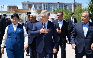 Шавкат Мирзиёев посетил махаллю «Узгариш» в Сергели