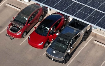 Первый выпущенный серийный Tesla Cybertruck заметили на одной из парковок