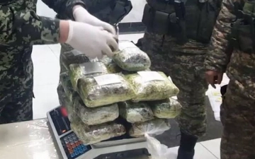 На узбекско-таджикской границе обнаружили 26 кг наркотиков — видео