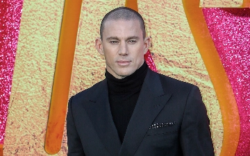 Ченнинг Татум показал шрам после серьезной травмы плеча