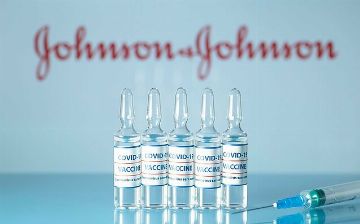 В США заявили, что вакцина Johnson &amp; Johnson повышает риск развития редкого заболевания