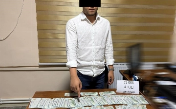 Samarqandda 3 kishini AQSHga yuborish uchun 96 ming dollar talab qilgan shaxs ushlandi