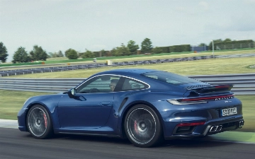 Гибридная версия Porsche 911 появится уже в 2025 году