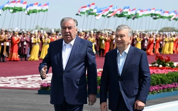 Шавкат Мирзиёев и Эмомали Рахмон прибыли в Бухару
