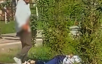 В Карши парень зарезал девушку возле здания университета, затем порезал и себя